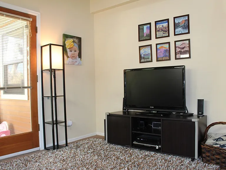 3025 Broadway St #6 — Photo 15