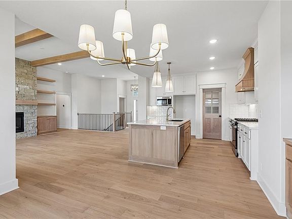 7th image of this home