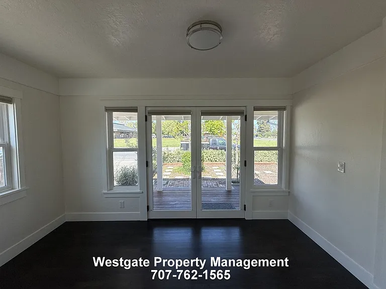 220 Payran St — Photo 6