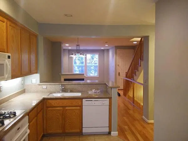 3 bed, 2.5 bath, 1634 sqft, $3,745 — Photo 3