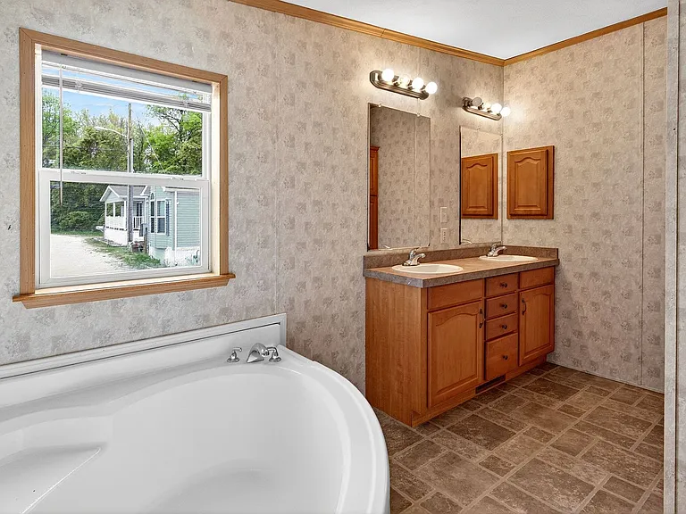 15 W Redwood Ave — Photo 53