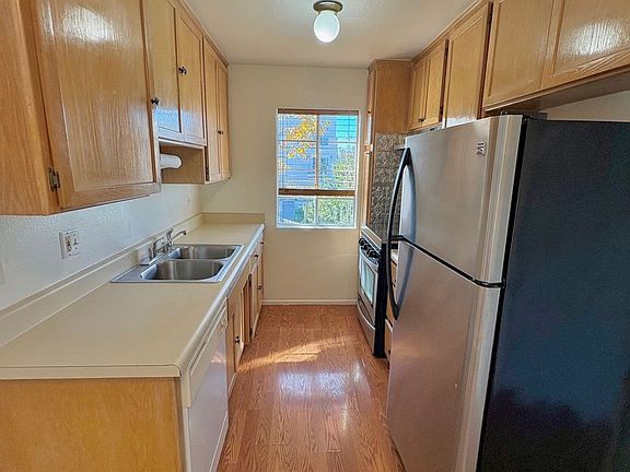 3rd image of 3646 Dunn Dr #201