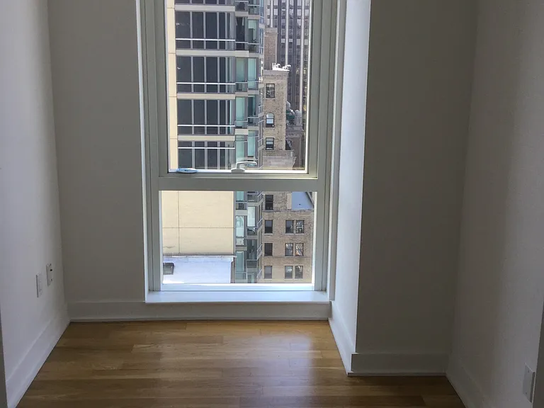 885 6th Ave #38G — Photo 12