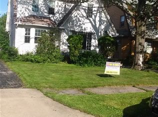 1059 Roanoke Rd, Cleveland Heights, OH 44121