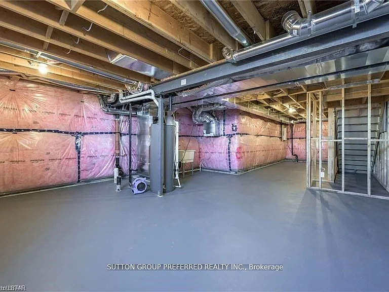 375 Kennington Way — Photo 29