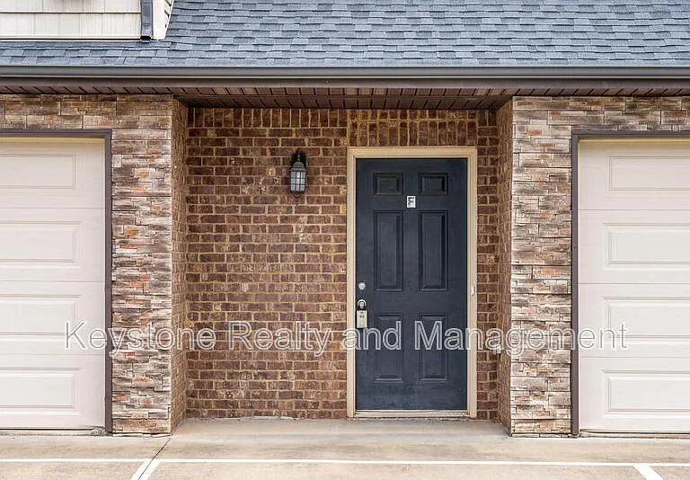 133 Melbourne Dr #F — Photo 2