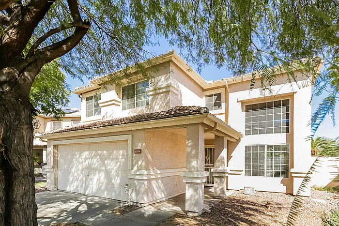 3 bed, 2.5 bath, 2068 sqft, $2,095 — Photo 1