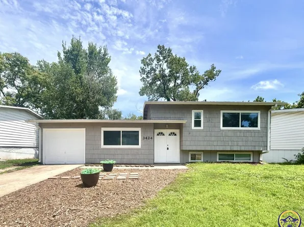 3424 SW Lakeside Dr, Topeka, KS 66614