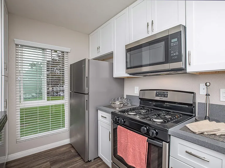 Peartree Apartments — Photo 47