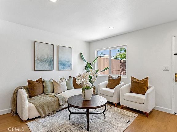 3rd image of 11917 Heritage Cir
