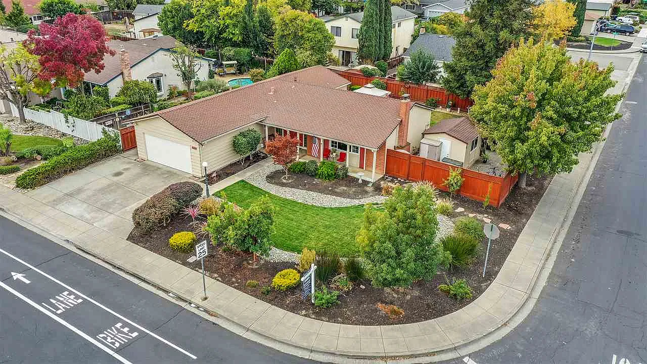 627 Murdell Ln photo 1