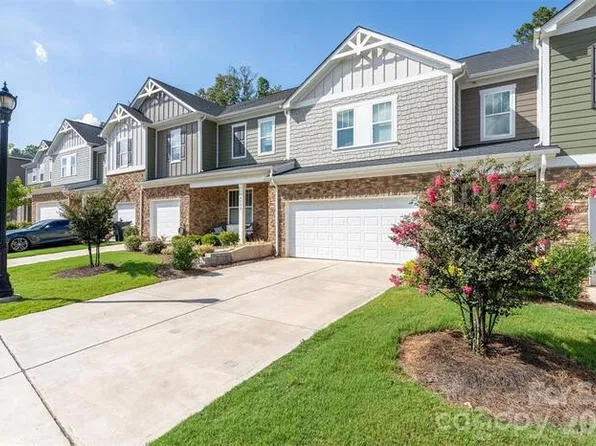 8108 Merryvale Ln, Charlotte, NC 28214