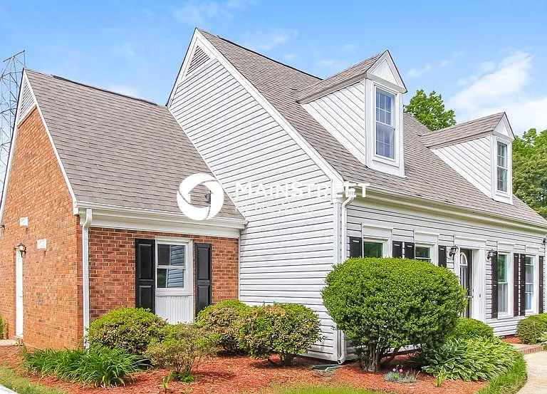 11604 Charnwood Ct — Photo 4