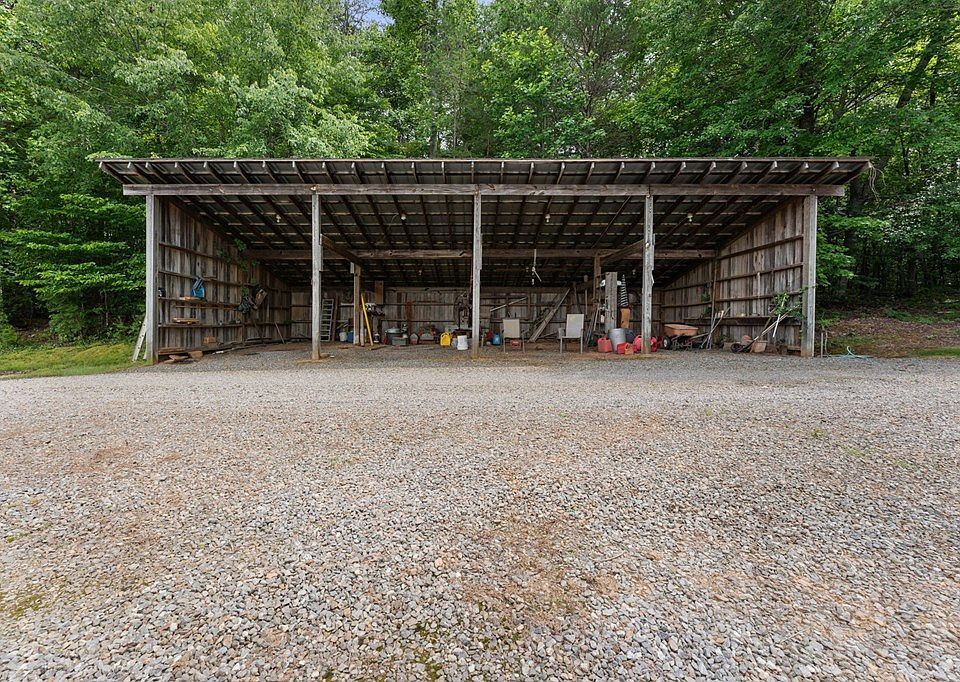 10th image of 102 Cross Creek Ln