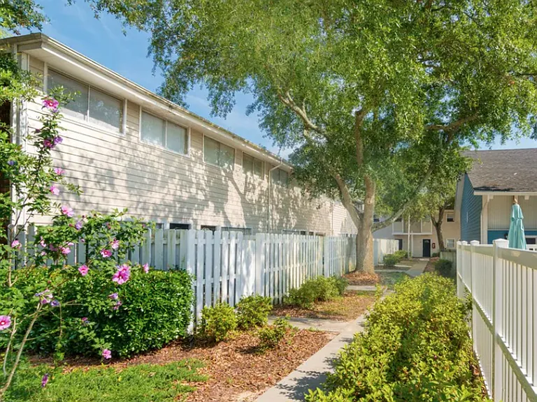 Gulf View Apartments — Photo 9