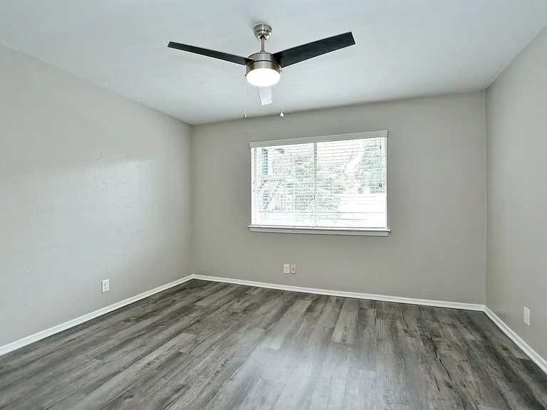 Sandpiper Apartments — Photo 10