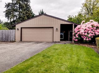 2233 Ironwood St, Eugene, OR 97401