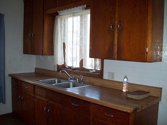 5th image of 919 Uncapher Ave
