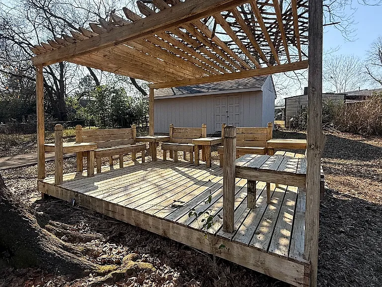 341 N Burbank Dr — Photo 19