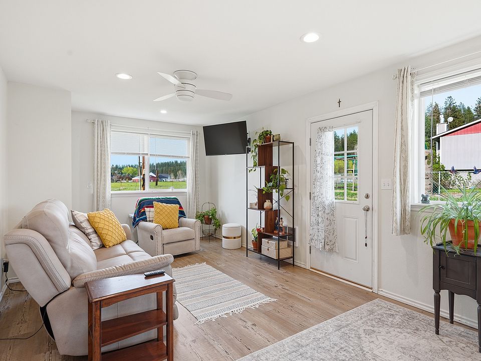1st image of 21913 N Meadowview Dr #2