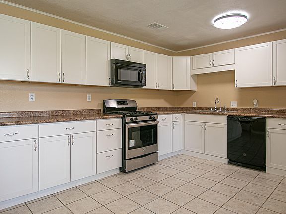5th image of 112 Sedgewick Dr