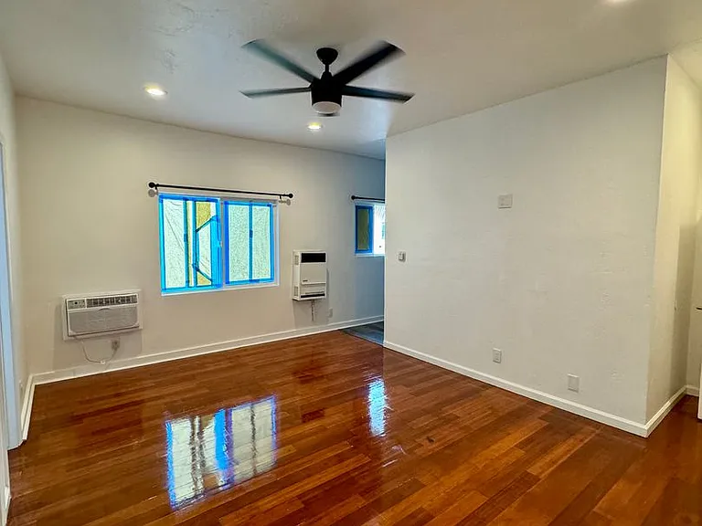 823 N. Gower — Photo 12