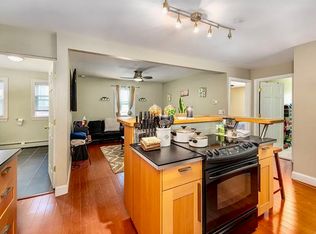 211 Carpenter St APT 3, Providence, RI 02903