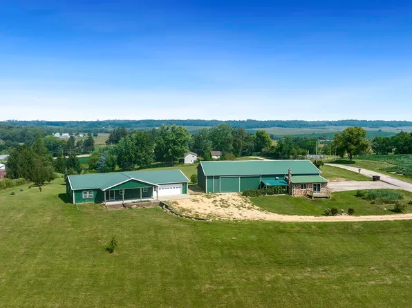1220 S Gale Rd, Oregon, IL 61061