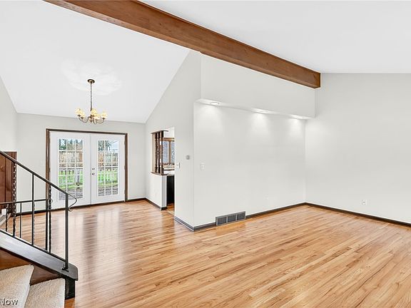 2nd image of 544 Catalina Ave