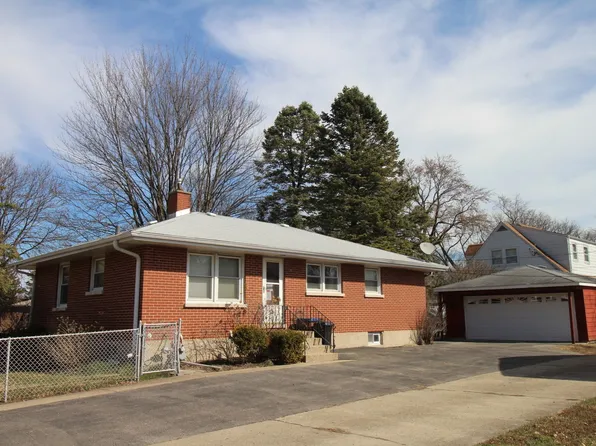 201 Pine St, Villa Park, IL 60181