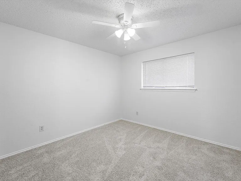 3925 Wendover Dr — Photo 10