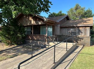 1132 Maple St, Altus, OK 73521