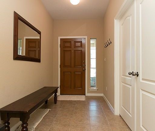 4th image of 1005 Brighton Pl