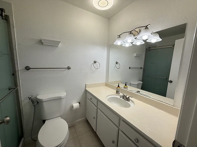 18530 Hatteras St #313 — Photo 10