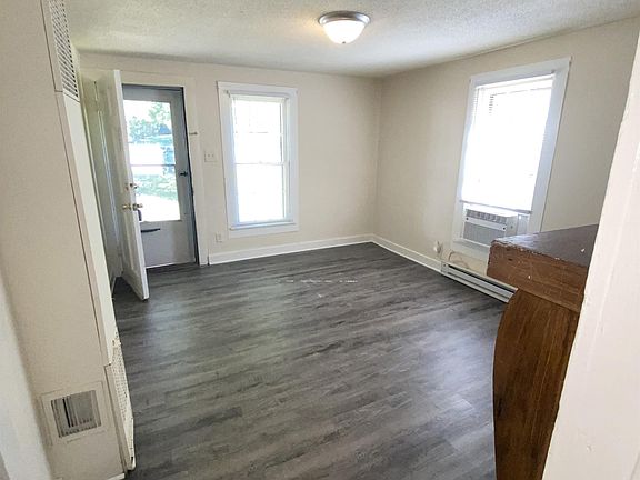 4th image of 1313 Elmer St