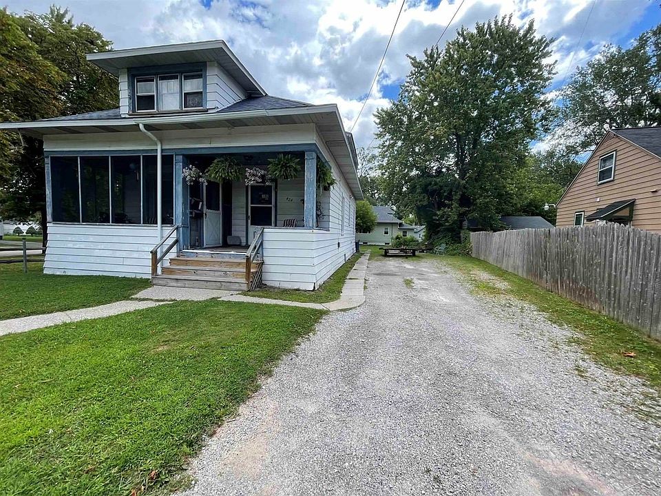 2nd image of 424 Yale St