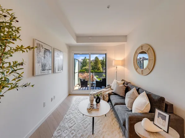 20695 Eastleigh Cres #213, Langley, BC V3A 4C4