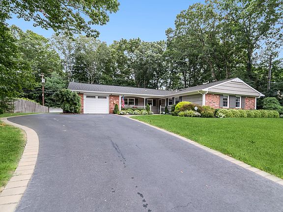 2nd image of 103 Sycamore Cir