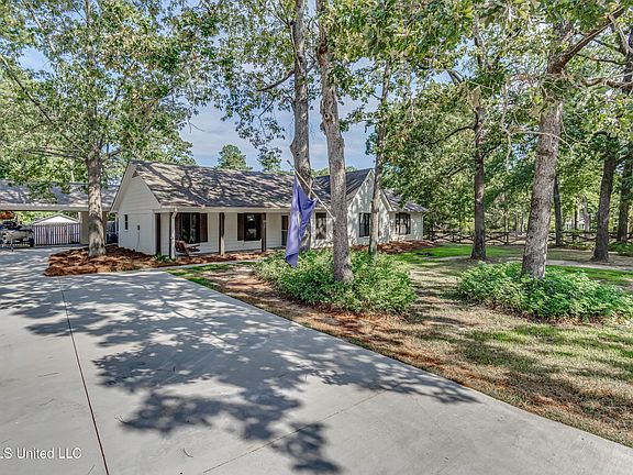 2nd image of 103 Falcon Ct