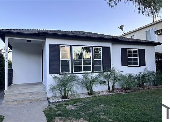 10650 Camarillo St