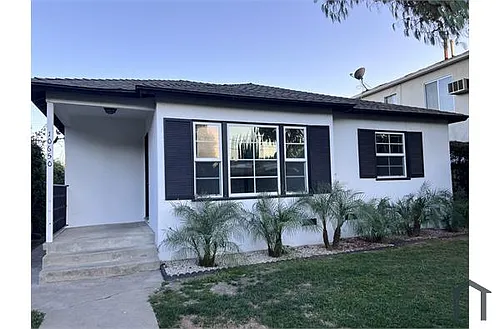 10650 Camarillo St Photo 1