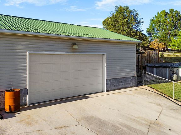 5th image of 5549 Buckingham Dr