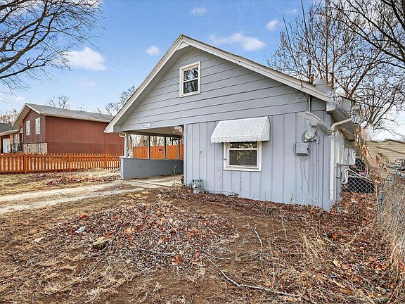 2nd image of 2929 Sewell St
