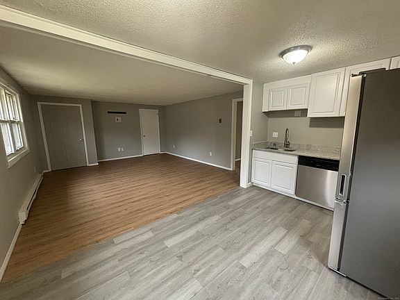 3rd image of 9 White Oak Rd #D