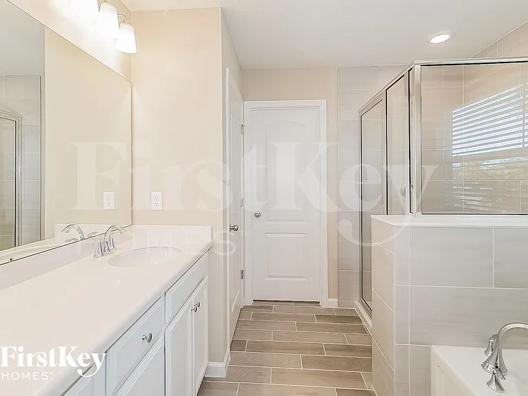 10142 Roman Ln — Photo 9