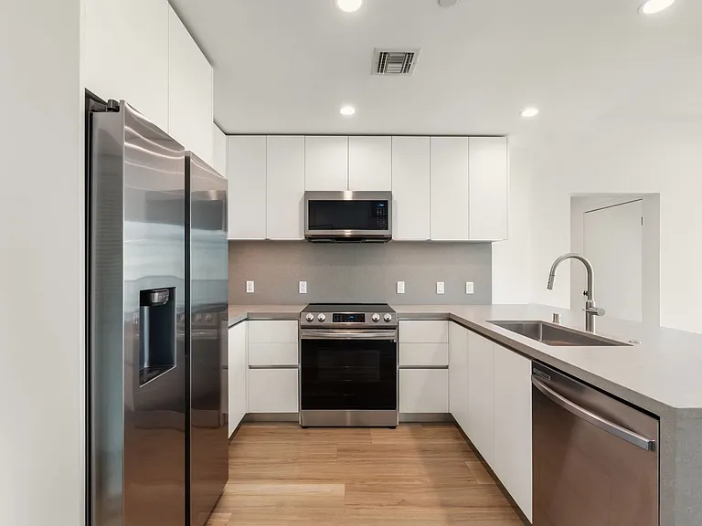 TALA Residences at 829 Larrabee Street — Photo 17