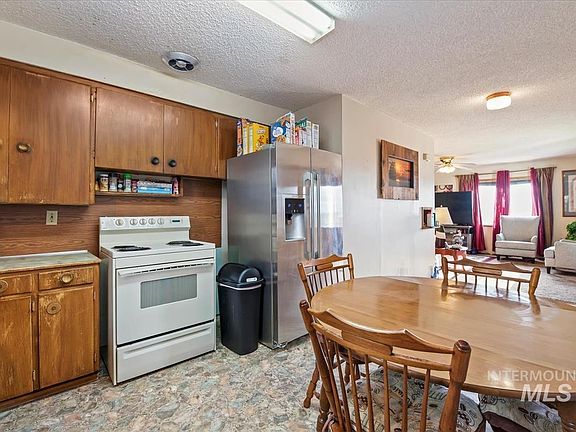 4th image of 404 S Whitley Dr