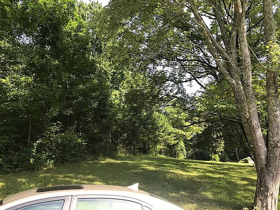 3rd image of 4953 Montcrest Dr