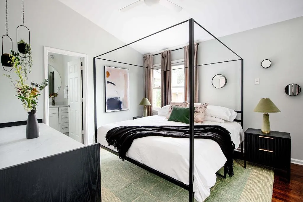 2 bed, 2.5 bath, 1258 sqft, $5,000 — Photo 3