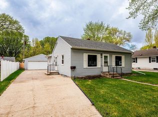 1001 18th St S, Fargo, ND 58103